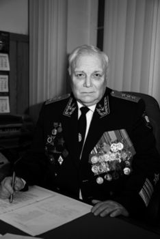 Комарицын Анатолий Александрович (1946–2017), адмирал. И. о. Президента РГО (2002–2005), Президент РГО (2005–2009).