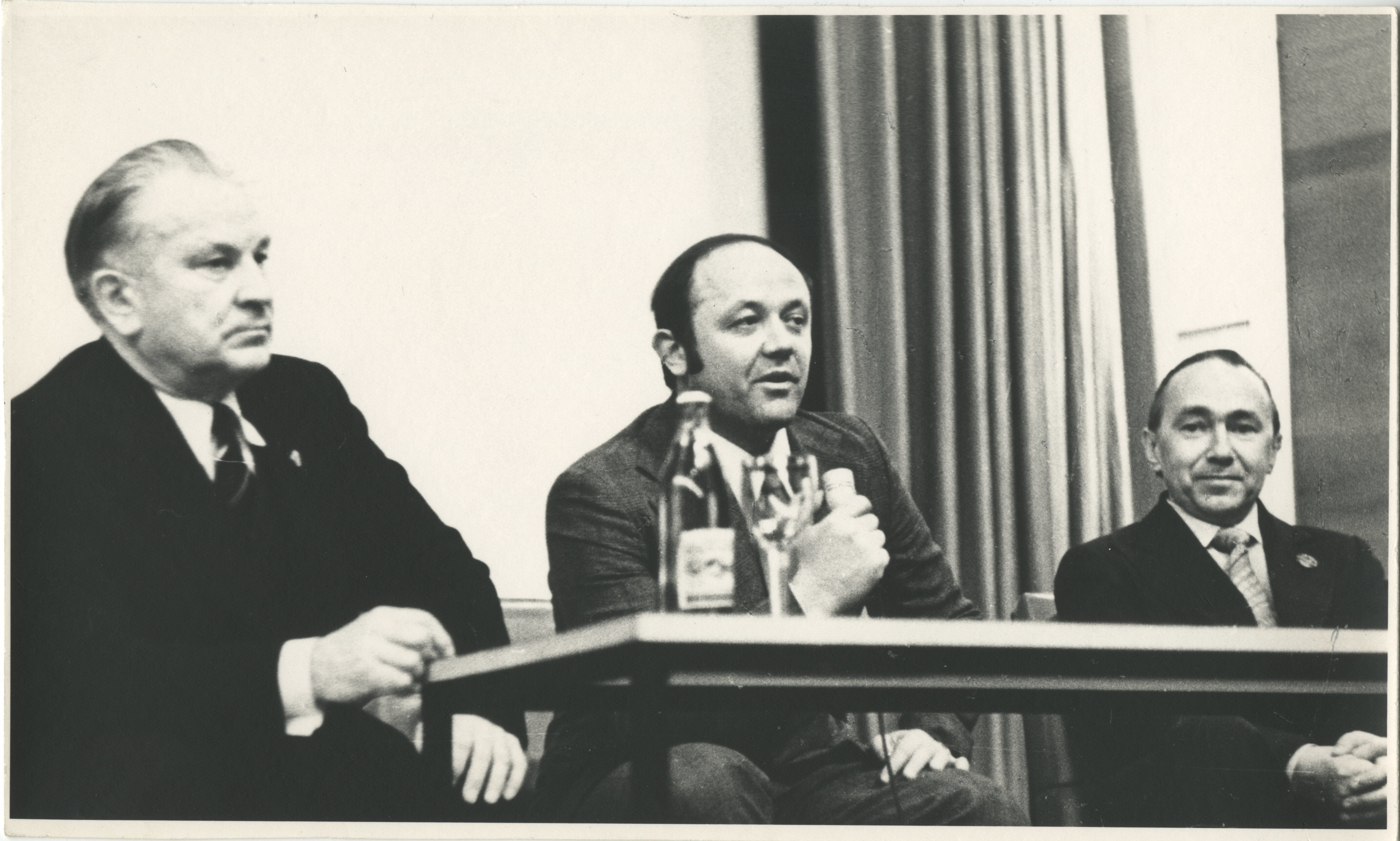 Комитет по пропаганде географических знаний. Слева направо: П. Г. Сутягин. Ю.А. Сенкевич, В. А. Соколов. 1977 г.