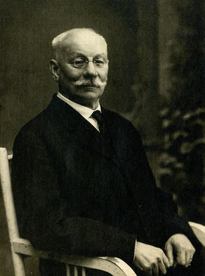 Шокальский Юлий Михайлович (1856–1940), океанограф, картограф, географ. Председатель Географического общества (1917–1931), Почетный председатель (1931–1940).