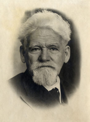 Берг Лев Семенович (1876–1950), географ, биолог. Председатель Географического общества (1940–1945), президент ГО СССР (1945–1950).
