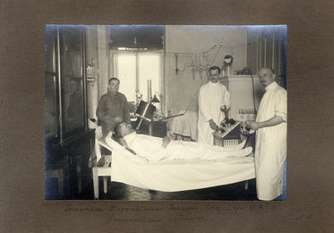Фотографии военного госпиталя Первой мировой войны в здании ИРГО. 1916 г.